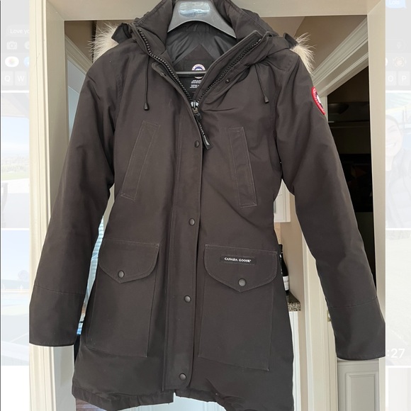 Canada Goose Trillium Parka with Coyote Fur - Picture 1 of 9